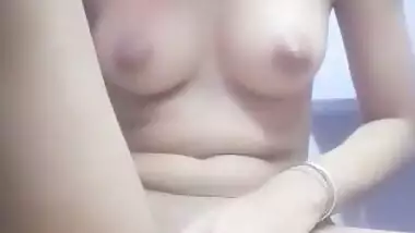 Sweet nude Indian girl fingering pussy