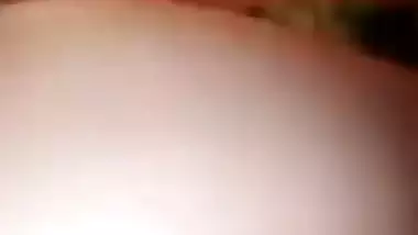 Good-looking Desi chick shows her sweet XXX pussy in solo MMS video