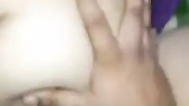 Horny bhabi facesitting hubbys friend hubby shoots video