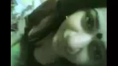 Desi Pune cheating house wife gives perfect blowjob