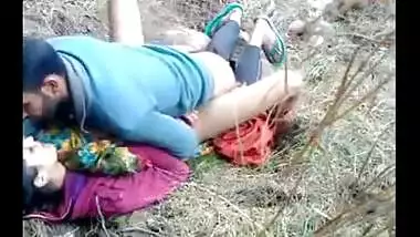 Sexy pussy of friend’s hot wife exposed