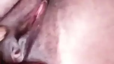 An 18-year-old girl records her nude MMS for her lover