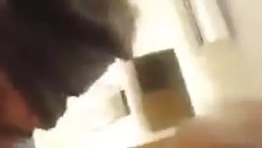 Indian shemale gets a desi blowjob from a macho guy