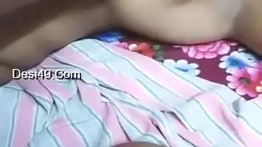 Today Exclusive -desi Wife Boobs And Pussy Video Record By Hubby Part 2