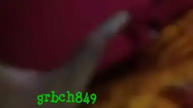 1258 Indian aunty boobs press in blouse