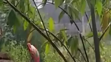 Woman is captured by Desi guy who makes a XXX video of pissing aunty