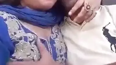 Desi Bhabhi n Boos Outdoor Boobplay