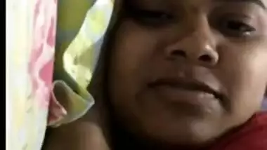 Solo sex video of Desi MILF who gently touches own XXX nipples in bed