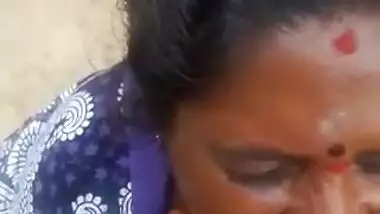 Mallu Bhabhi taking cum in her mouth(very small clip)