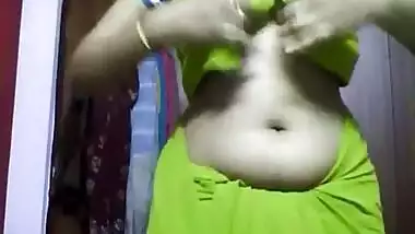 Vasavi bhabhi changing blouse