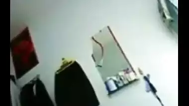 Amateur Indian couple fucks in doggy style