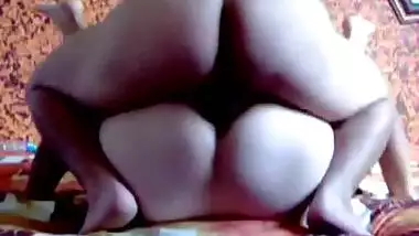 Desi Malik fucks desi Maid Gaand & Chut at same time