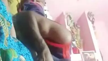 Dewar Bhabhi Romance and Boob Sucking 2 clips part 1