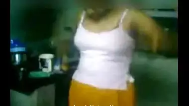 Desi bhabi wearing dress free porn show for lover