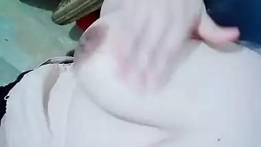 Beautiful busty Bhabhi showing boobies
