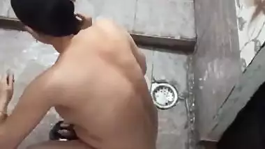 Paki bhabhi bathing secretly captured 2 clips part 2