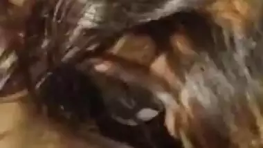 Hoot DEsin Raani hj and puts condom and then Fucking