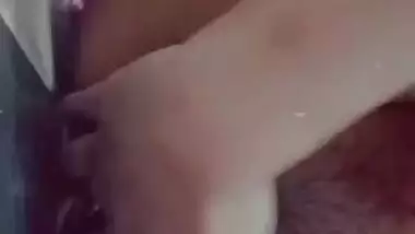 Beautiful Sexy Paki Girl Showing And Fingering Leaked 5 Clips Part 2