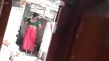 Sexy Village Aunty Bathing Video Caught On Hidden Cam