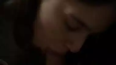 DESI NRI CUTE GF SUCKING OFF BF’S DICK