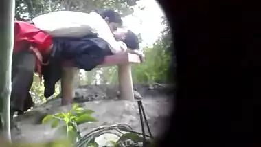 Hidden cam porn! As outdoors of an Desi52 amateur couple she in hijab