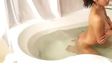 Desi Nude Model Shanaya With Nice Breasts