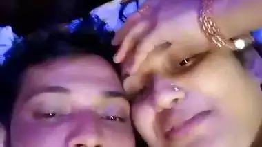 Beautiful bhabhi sex affair with cousin brother