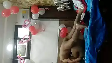Loud moaning Indian XXX video with friends wife