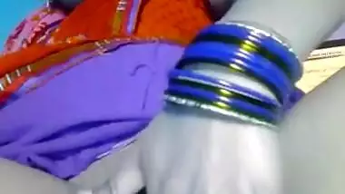 Desi Indian bhabhi fingering 