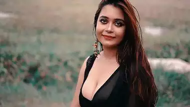 Big boobs model Rimpi photoshoot video – 8