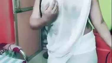 Desi cute girl very hot dance