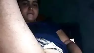 Desi cute village bhabi fing her pussy