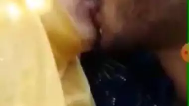 Kissing my indian gf like a hero