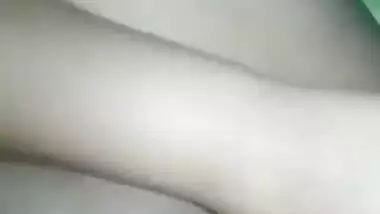 Horny Paki Bhabhi masturbating pussy with a powder bottle