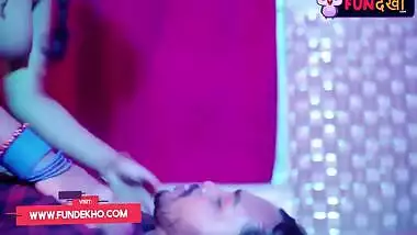 Sexy Biwi Ne Bra Kholke Pati Ko Dudh Pilaya - Boob Kissing