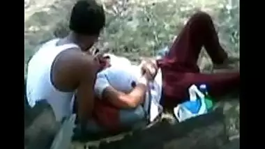 Desi outdoor amateur mms – Boob press & foreplay