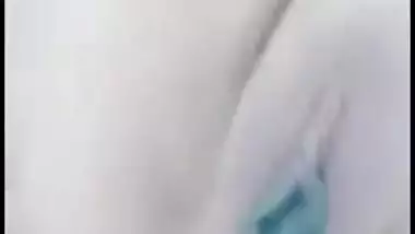 Insatiable Pakistani mom needs fingers and XXX dildo for Desi cunt