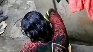 Secretly recorded video of Bangladeshi bhabhi bathing