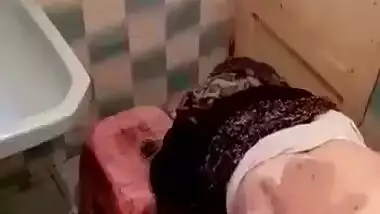 Pakistani Bhabhi fucked Doggystyle in the bathroom