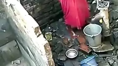 Indian girl bathing video taken hidden 