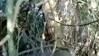 Desi teen village slut agrees to suck my large XXX cock in outdoor