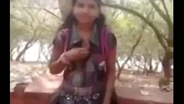 Teen enjoys outdoor sex with her boyfriend