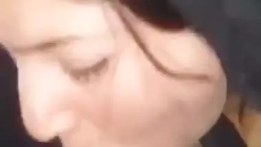 Lustful Desi bitch has oral XXX sex in car with man making MMS video