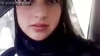 Sexy Hijab Bhabhi From Pakistan Showing Boobs