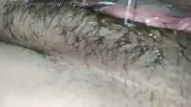 Desi wife pissing and chut creampie cleaning by servant