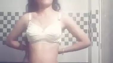Today Exclusive- Cute Desi Girl Strip Her Cloths And Shows Her Boobs Part 1