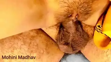 Desi guy fucking his hairy pussy bhabhi