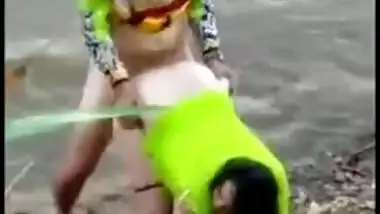 Desi school girl at very risky outdoor fucking with BF, mms online