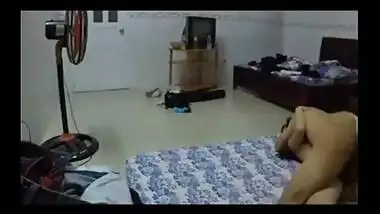 Desi chudai Indian aunty sex video of Bhawna with ex lovers!