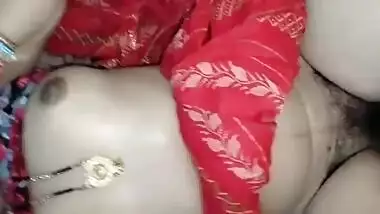Desi bhabhi rides on her devar’s dick in the desi sex video